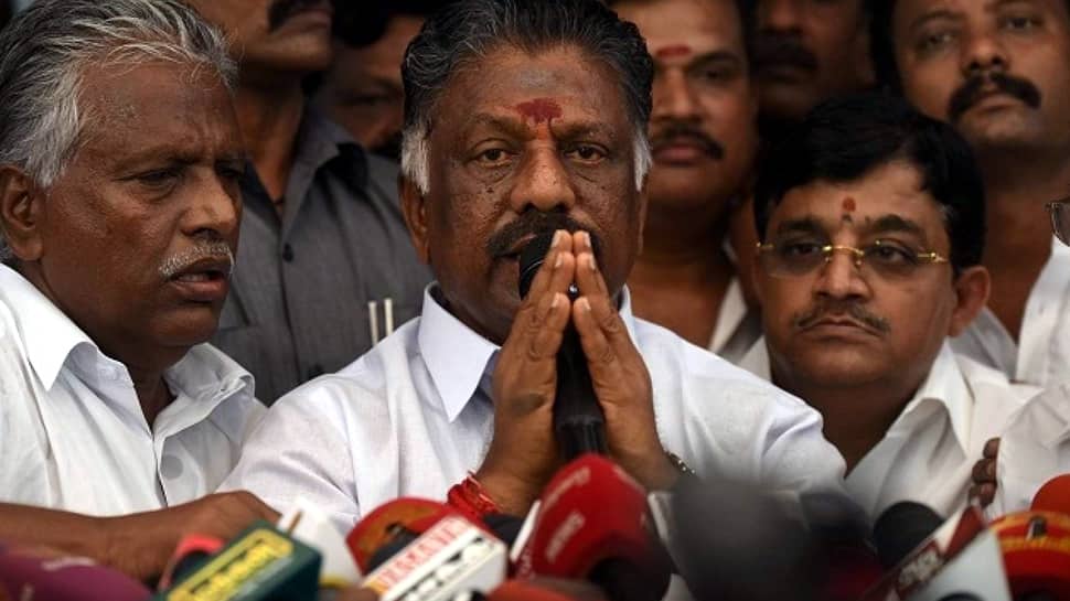 முதல்வரை தொடர்ந்து அமெரிக்கா செல்கிறார் துணை முதல்வர் OPS... முதல்வரை தொடர்ந்து அமெரிக்கா செல்கிறார் துணை முதல்வர் OPS...