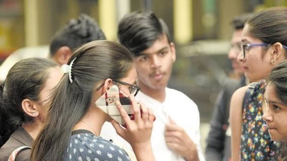 ரிங்டோன் அழைப்புமணி ஒலிக்கும் நேரம் 30 வினாடிகளாக மாற்றம்: TRAI ரிங்டோன் அழைப்புமணி ஒலிக்கும் நேரம் 30 வினாடிகளாக மாற்றம்: TRAI