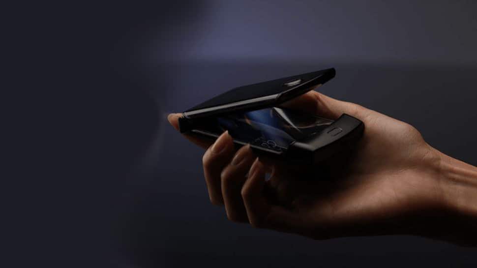 மீண்டும் சந்தைக்கு திரும்பும் Moto Razr, வைரலாகும் Pics..! மீண்டும் சந்தைக்கு திரும்பும் Moto Razr, வைரலாகும் Pics..!