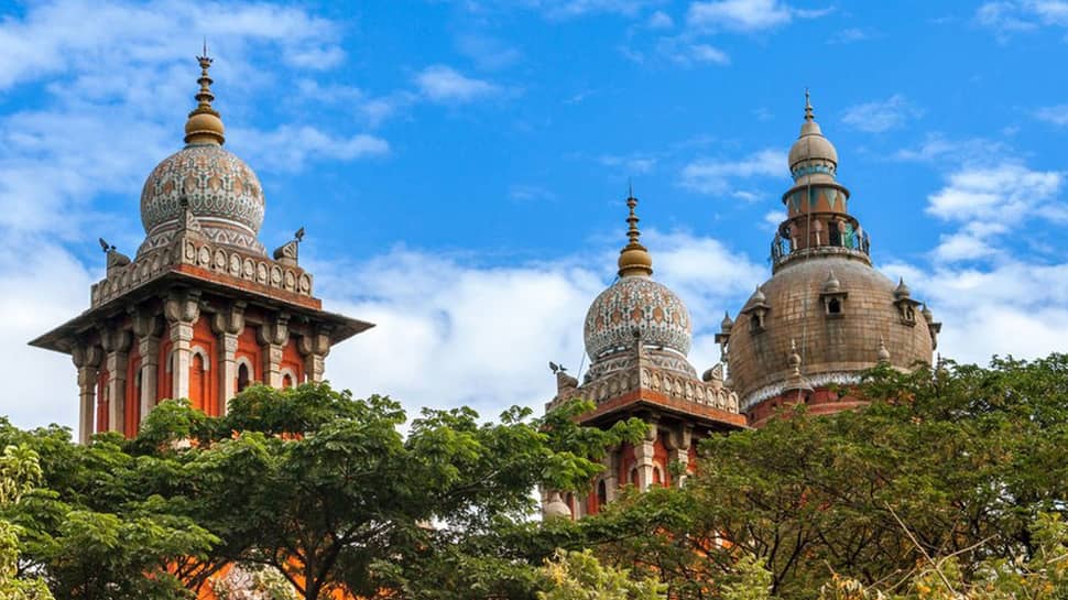 ஜெ., கதையை வைத்து படம் எடுக்கும் 3 இயக்குநர்களுக்கு நோட்டீஸ்... ஜெ., கதையை வைத்து படம் எடுக்கும் 3 இயக்குநர்களுக்கு நோட்டீஸ்...