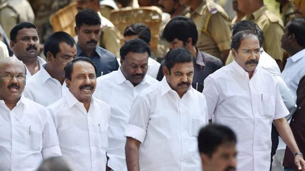 தமிழகத்தில் கால்நடைகளுக்கான ஆம்புலன்ஸ் சேவையை தொடங்கி வைத்தார் EPS தமிழகத்தில் கால்நடைகளுக்கான ஆம்புலன்ஸ் சேவையை தொடங்கி வைத்தார் EPS