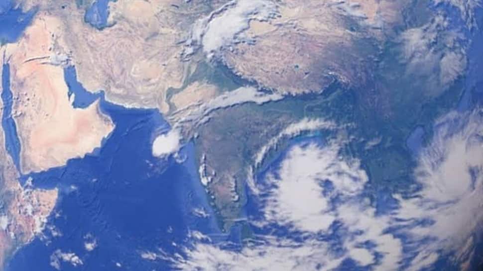 ஒடிசா கடற்கரையில் பேரழிவை ஏற்படுத்திய புல்புல் சூறாவளி; உயிர் சேதம் குறித்து தகவல் இல்லை ஒடிசா கடற்கரையில் பேரழிவை ஏற்படுத்திய புல்புல் சூறாவளி; உயிர் சேதம் குறித்து தகவல் இல்லை