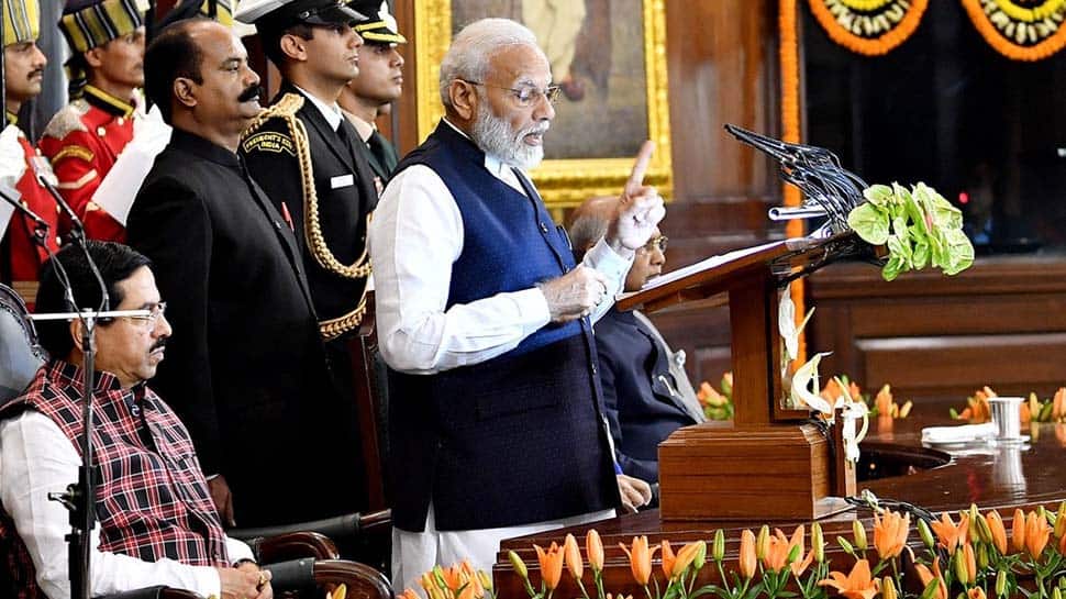 இந்தியா அரசியலமைப்பு சாசனம் என்றும் நமக்கெல்லாம் புனிதமான நூல்: மோடி! இந்தியா அரசியலமைப்பு சாசனம் என்றும் நமக்கெல்லாம் புனிதமான நூல்: மோடி!