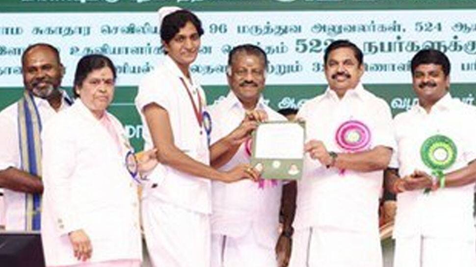 நாட்டின் முதல் திருநங்கை செவிலியர் இவர்தான்! நாட்டின் முதல் திருநங்கை செவிலியர் இவர்தான்!