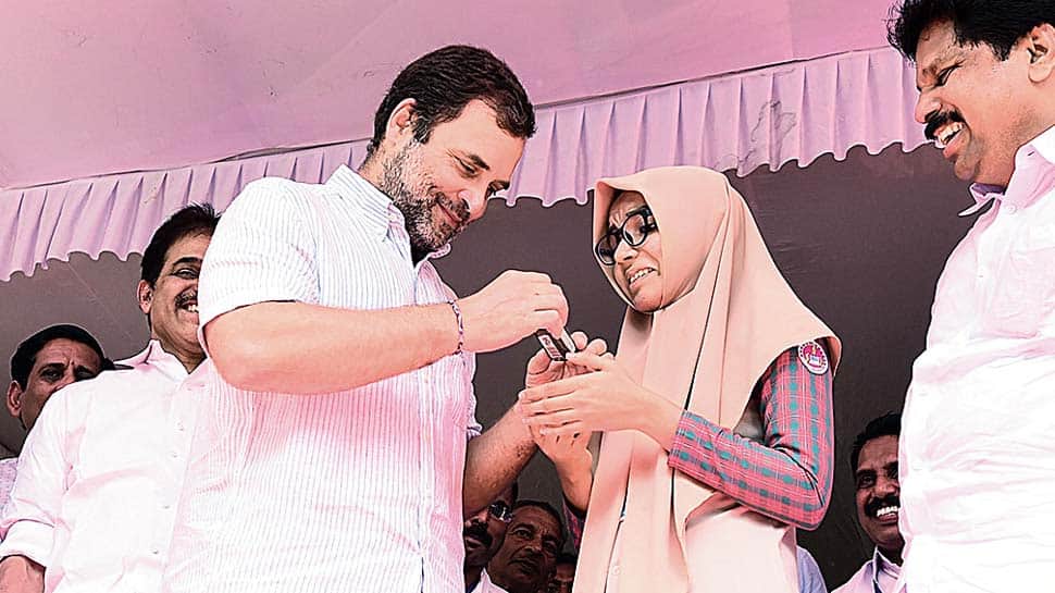 காங்கிரஸ் MP ராகுல் காந்தியின் உரையை மொழிபெயர்த்த +2 மாணவி...! காங்கிரஸ் MP ராகுல் காந்தியின் உரையை மொழிபெயர்த்த +2 மாணவி...!
