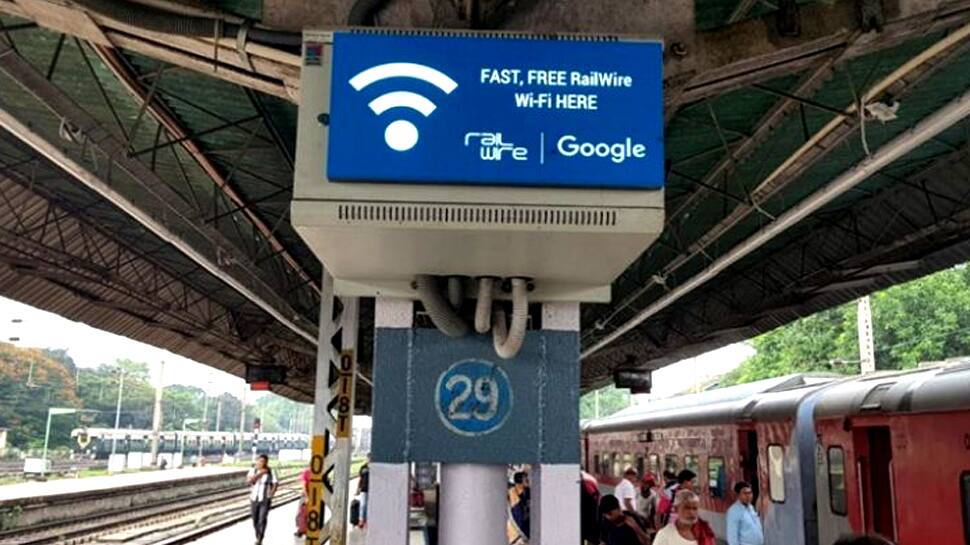 நாடு முழுவதும் 5,500 ரயில் நிலையங்களில் WiFi வசதி