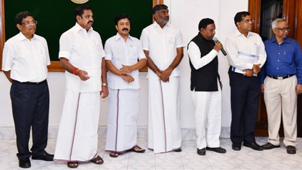 பன்னடுக்குமாடி குடியிருப்புகளை திறந்து வைத்தார் முதல்வர் பழனிசாமி... பன்னடுக்குமாடி குடியிருப்புகளை திறந்து வைத்தார் முதல்வர் பழனிசாமி...