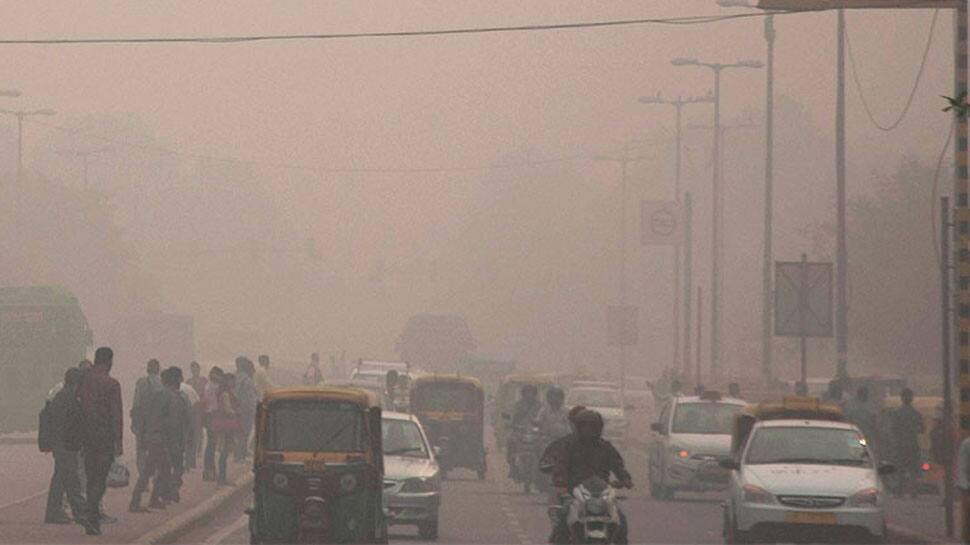 கடும் குளிரில் டெல்லி: திரும்பிய இடமெல்லாம் பனி; மக்கள் அவதி! கடும் குளிரில் டெல்லி: திரும்பிய இடமெல்லாம் பனி; மக்கள் அவதி!