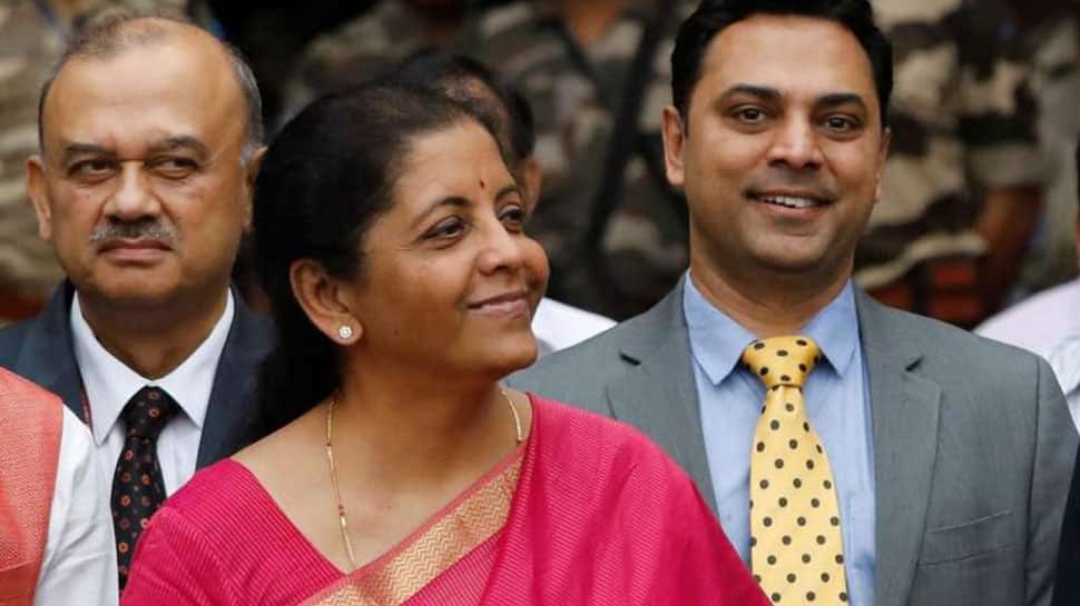 பட்ஜெட் 2020: சம்பள வரியில் விலக்கு, எவ்வாறு பணத்தை சேமிப்பது? பட்ஜெட் 2020: சம்பள வரியில் விலக்கு, எவ்வாறு பணத்தை சேமிப்பது?