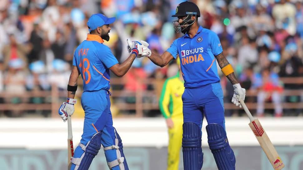 LIVE IND vs AUS: 340 ரன்கள் குவித்த இந்திய அணி; 3 பேர் அரைசதம் LIVE IND vs AUS: 340 ரன்கள் குவித்த இந்திய அணி; 3 பேர் அரைசதம்