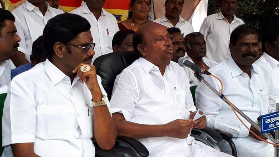 காஞ்சிபுரத்தில் பெரியார் சிலை உடைப்பு; குற்றவாளியை தண்டிக்க வேண்டும்! காஞ்சிபுரத்தில் பெரியார் சிலை உடைப்பு; குற்றவாளியை தண்டிக்க வேண்டும்!