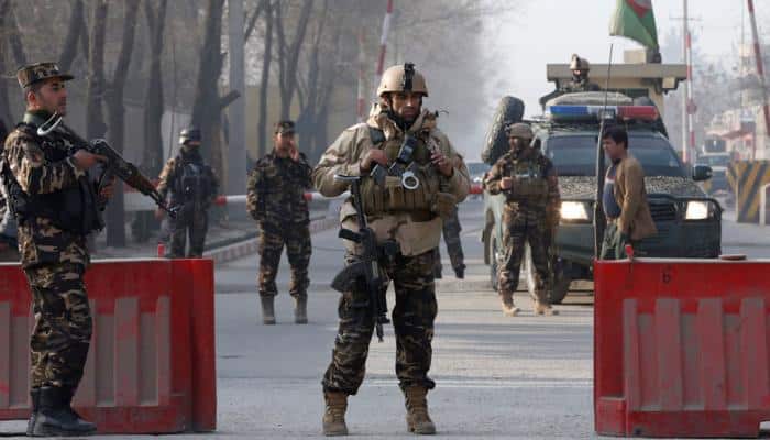 J&K: குடியரசு தினத்தை சீர்குலைக்க திட்டமிட்ட 3 தீவிரவாதிகள் சுட்டுக் கொலை! J&K: குடியரசு தினத்தை சீர்குலைக்க திட்டமிட்ட 3 தீவிரவாதிகள் சுட்டுக் கொலை!
