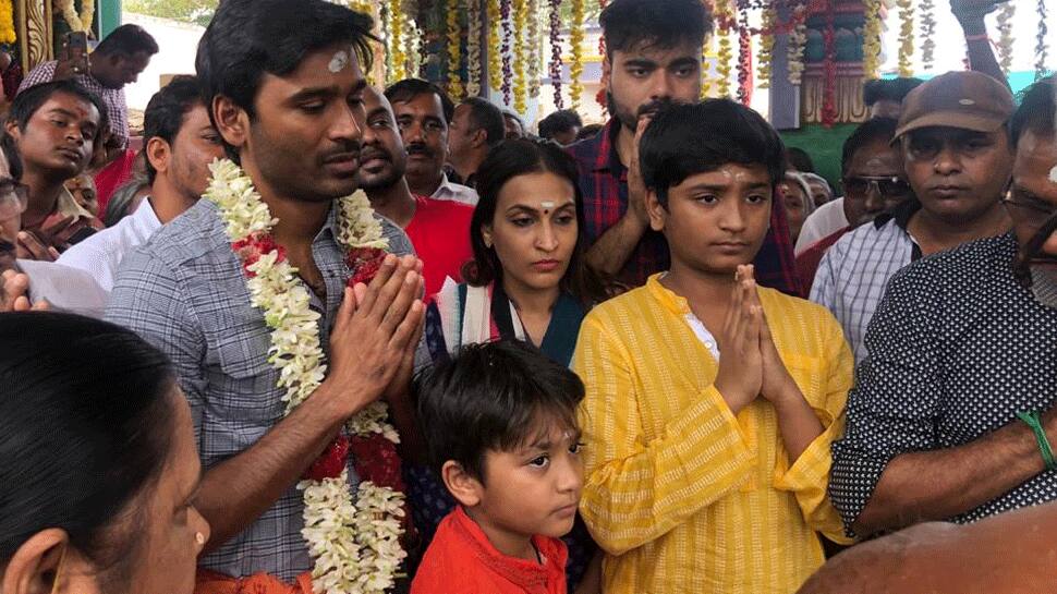 தனுஷ் தேனியில் குடும்பத்துடன் குலதெய்வ கோயிலில் சுவாமி தரிசனம்!! தனுஷ் தேனியில் குடும்பத்துடன் குலதெய்வ கோயிலில் சுவாமி தரிசனம்!!