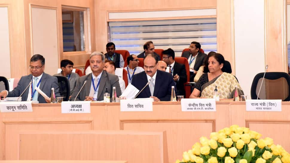 39-வது GST கூட்டத்திற்கு பின் மொபைல், ஜவுளி மீதான வரி அதிகரிக்க வாய்ப்பு... 39-வது GST கூட்டத்திற்கு பின் மொபைல், ஜவுளி மீதான வரி அதிகரிக்க வாய்ப்பு...