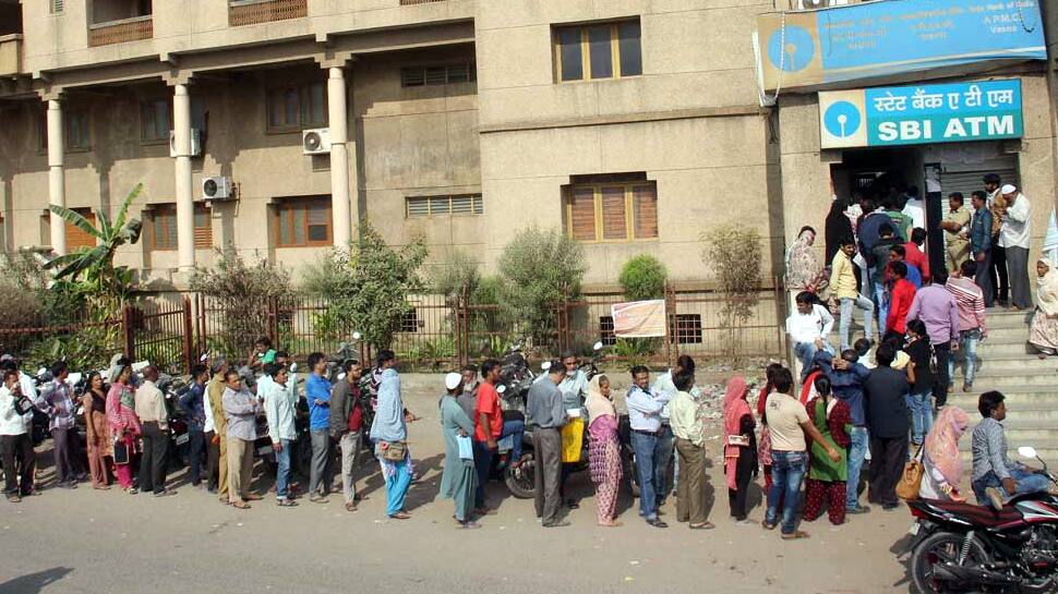 ATM செல்ல தேவையில்லை; இனி வீட்டில் இருந்தபடியே பணம் பெறலாம்... எப்படி? ATM செல்ல தேவையில்லை; இனி வீட்டில் இருந்தபடியே பணம் பெறலாம்... எப்படி?