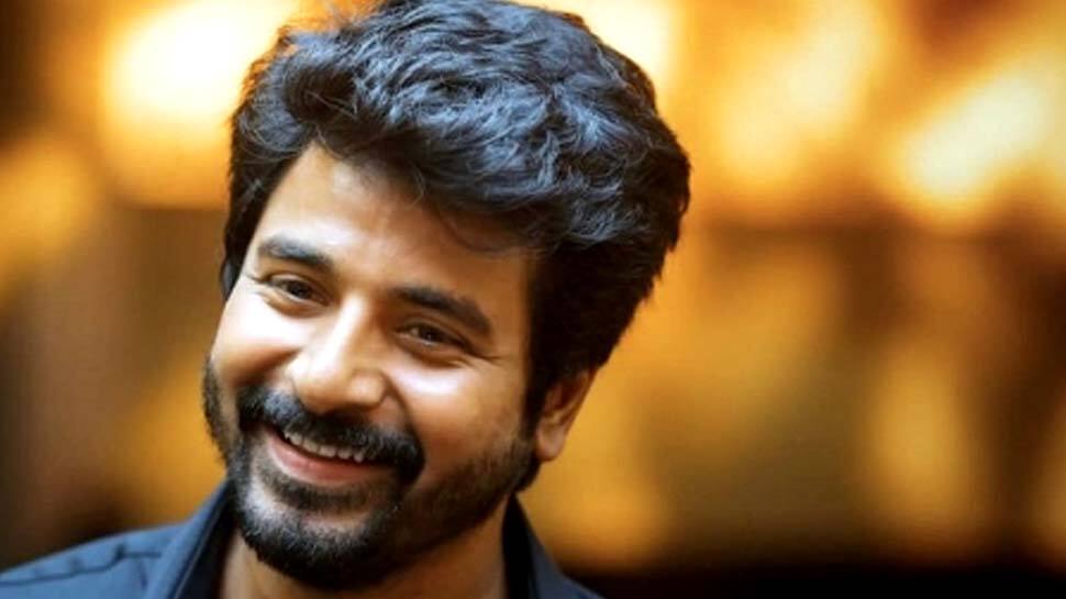சிவகார்த்திகேயனின் Social Distancing பஞ்ச் டயலாக்.. நன்றி கூறிய விஜயகார்த்திகேயன் ஐ.ஏ.எஸ் சிவகார்த்திகேயனின் Social Distancing பஞ்ச் டயலாக்.. நன்றி கூறிய விஜயகார்த்திகேயன் ஐ.ஏ.எஸ்