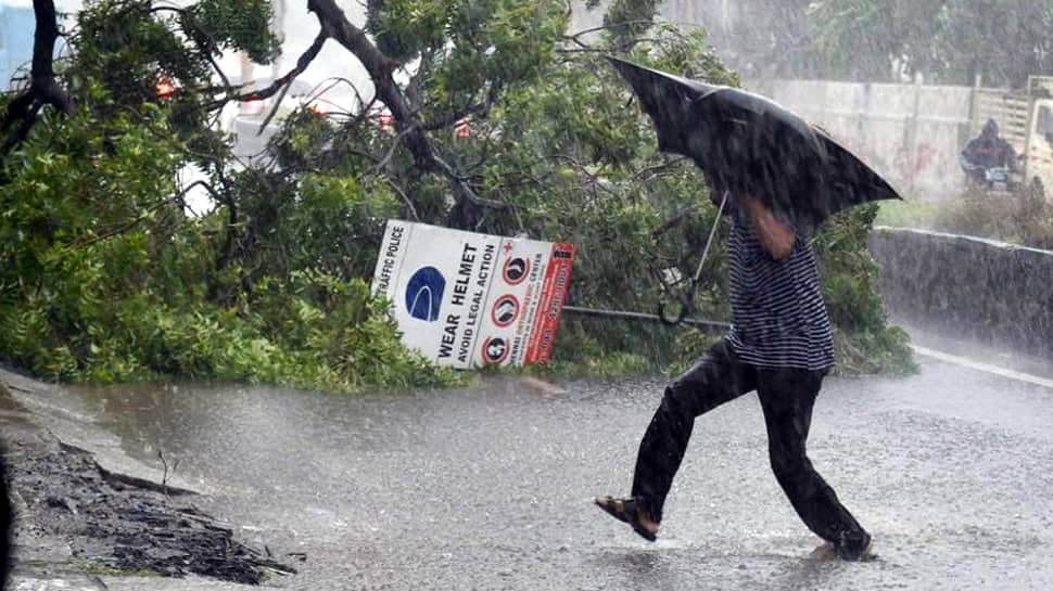 கொரோனாவுக்கு மத்தியில் இந்தியாவை தாக்க இருக்கும் 13 சூறாவளிகள் -IMD தகவல்! கொரோனாவுக்கு மத்தியில் இந்தியாவை தாக்க இருக்கும் 13 சூறாவளிகள் -IMD தகவல்!