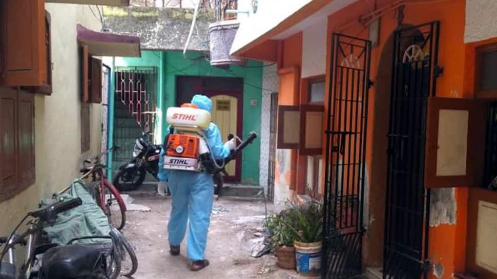 சென்னையின் ஒரே ஒரு தெருவில் மட்டும் 42 கொரோனா தொற்று பதிவானது எப்படி? சென்னையின் ஒரே ஒரு தெருவில் மட்டும் 42 கொரோனா தொற்று பதிவானது எப்படி?