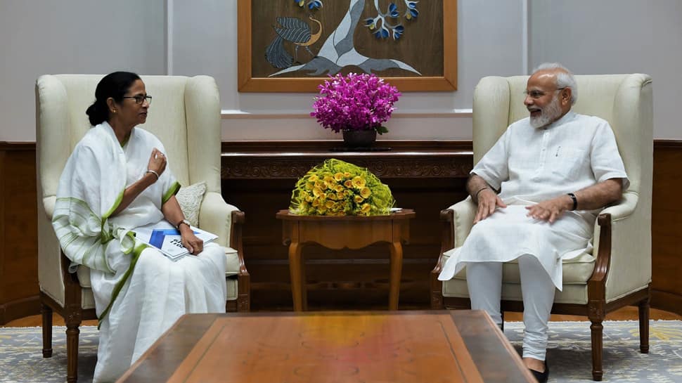 மேற்கு வங்கத்திற்கு எதிராக மத்திய அரசு பாகுபாடு காட்டுகிறதா...? மேற்கு வங்கத்திற்கு எதிராக மத்திய அரசு பாகுபாடு காட்டுகிறதா...?