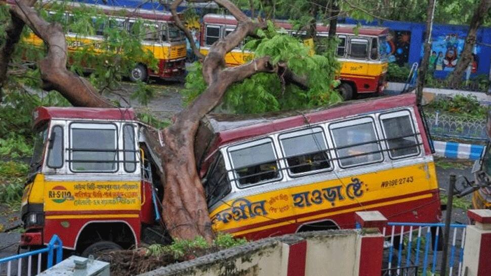 மேற்கு வங்கத்தில் அழிவை ஏற்படுத்திய ஆம்பன் புயல்; அரசாங்கத்திற்கு உதவ ராணுவம் தயார் மேற்கு வங்கத்தில் அழிவை ஏற்படுத்திய ஆம்பன் புயல்; அரசாங்கத்திற்கு உதவ ராணுவம் தயார்