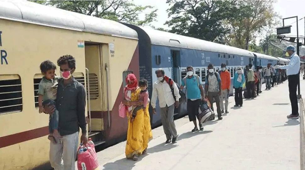 ரயில்களில் முன்பதிவு: பயணிகளுக்கு ரூ.1885 கோடி திருப்பி வழங்கப்பட்டது- இந்திய ரயில்வே ரயில்களில் முன்பதிவு: பயணிகளுக்கு ரூ.1885 கோடி திருப்பி வழங்கப்பட்டது- இந்திய ரயில்வே
