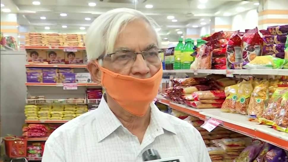 உள்நாட்டு பொருட்களை விற்க புதியதொரு வழியை அறிமுகம் செய்த மும்பை கடைக்காரர்... உள்நாட்டு பொருட்களை விற்க புதியதொரு வழியை அறிமுகம் செய்த மும்பை கடைக்காரர்...