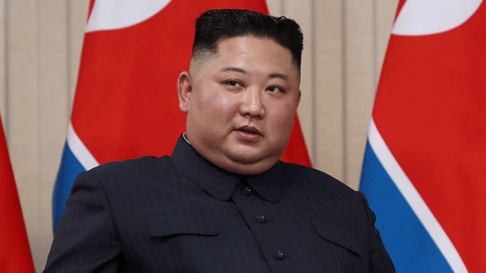 "திரும்ப வந்துட்டேன்னு சொல்லு..." தாத்தா நினைவேந்தலில் தலை காட்டினார் Kim Jong un "திரும்ப வந்துட்டேன்னு சொல்லு..." தாத்தா நினைவேந்தலில் தலை காட்டினார் Kim Jong un