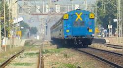 ரயிலின் கடைசி பெட்டியின் பின்பக்கத்தில் இருக்கும் 'X' குறியீட்டின் ரகசியம் தெரியுமா?