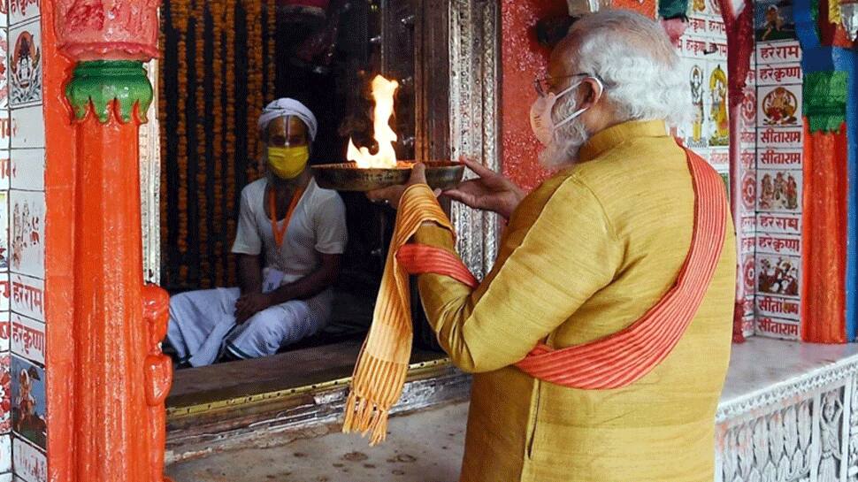 ராம் ஜன்மபூமி, ஹனுமன்கரி ஆகியோரைப் பார்த்த பிறகு பிரதமர் மோடி சிறப்பு சாதனை படைத்தார் ராம் ஜன்மபூமி, ஹனுமன்கரி ஆகியோரைப் பார்த்த பிறகு பிரதமர் மோடி சிறப்பு சாதனை படைத்தார்