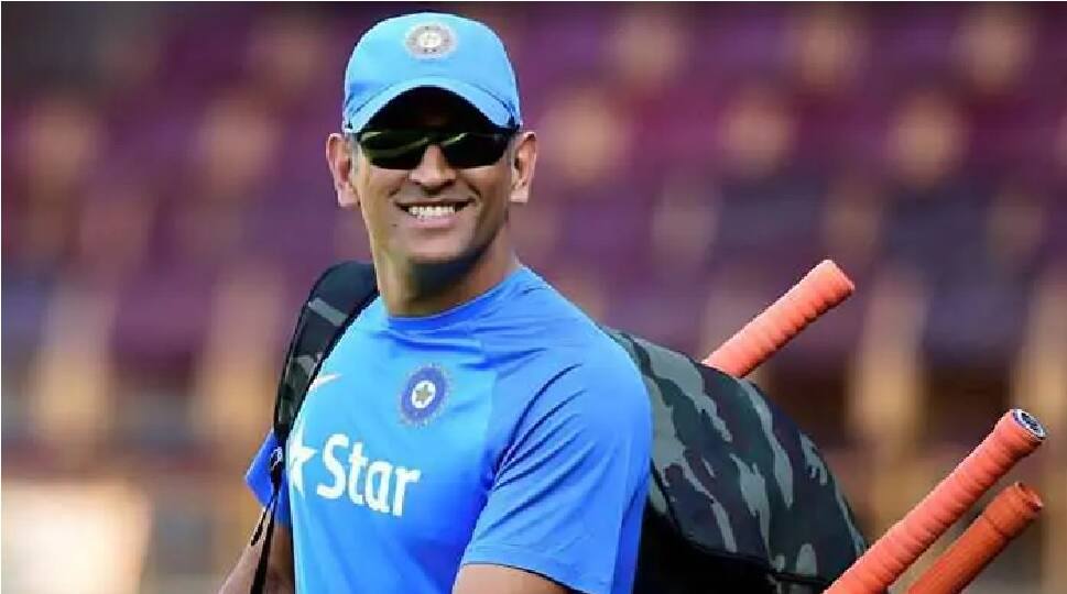 உலகக்கோப்பை வாங்கித் தந்த தல தோனியின் "Sixer ball" இப்ப எங்கே இருக்கு தெரியுமா..!! உலகக்கோப்பை வாங்கித் தந்த தல தோனியின் "Sixer ball" இப்ப எங்கே இருக்கு தெரியுமா..!!