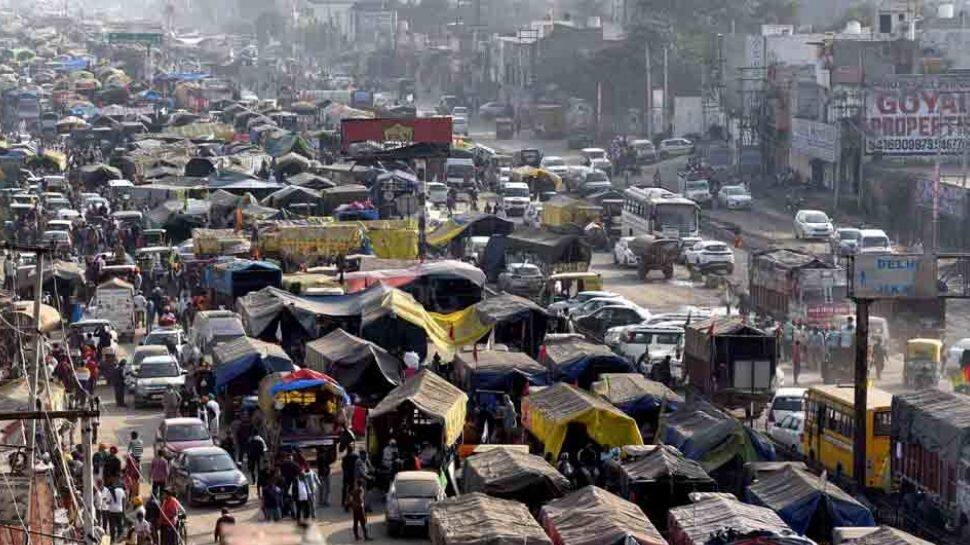 போராட்டத்தில் பங்கெடுக்க 1200 டிராக்டர்களில் டெல்லியை நோக்கி வரும் 50,000 விவசாயிகள் போராட்டத்தில் பங்கெடுக்க 1200 டிராக்டர்களில் டெல்லியை நோக்கி வரும் 50,000 விவசாயிகள்