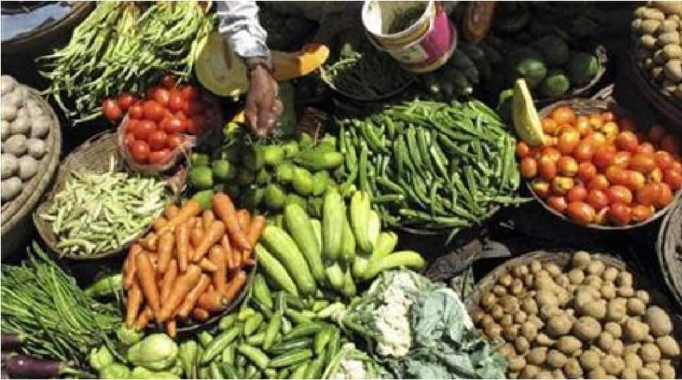 TN Government has announced that door delivery of vegetables will be done  during Complete lockdown | முழு ஊரடங்கில் வீடு தேடி காய்கறி, பழங்கள் விற்பனை:  தமிழக அரசு அறிவிப்பு | Tamil Nadu News ...