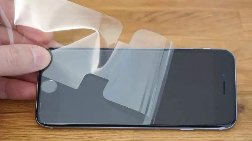 Screen Guard which protects Smartphone screen can damage your phone