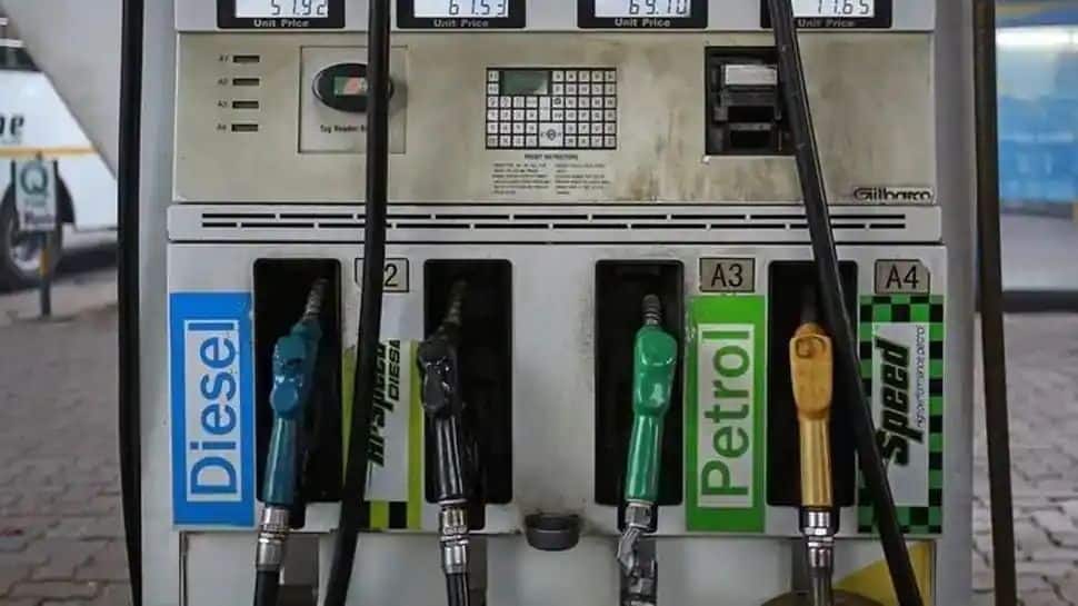 Petrol, Diesel Rate: இரு வாரங்களாக மாற்றம் இல்லாமல் தொடரும் பெட்ரோல், டீசல் விலை 