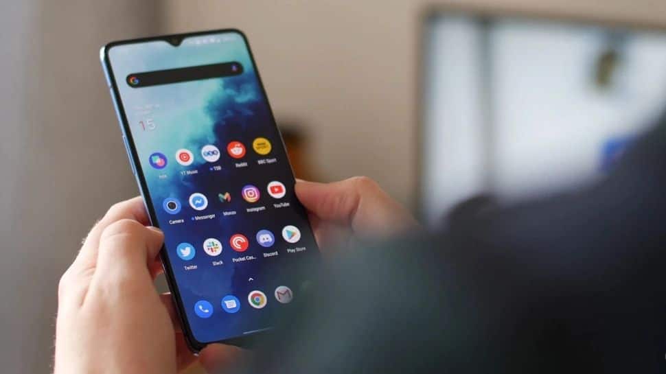 Dangerous Apps: உங்க போனில் இந்த ‘9’ செயலிகளை உடனே நீக்கவும் Dangerous Apps: உங்க போனில் இந்த ‘9’ செயலிகளை உடனே நீக்கவும்