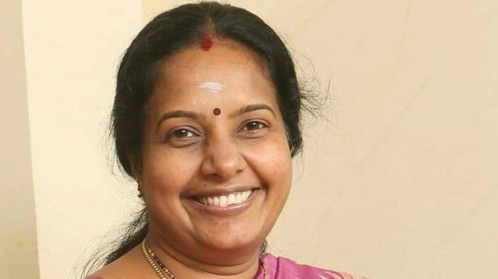 BJP MLA vanathi srinivasan asks to change first assembly speeches of mlas from kannipechu to arimugapechu | 'கன்னிப்பேச்சை' 'அறிமுகப்பேச்சாக' மாற்ற வேண்டும்: சட்டமன்றத்தில் வானதி சீனிவாசன் கோரிக்கை - Vimarsana News