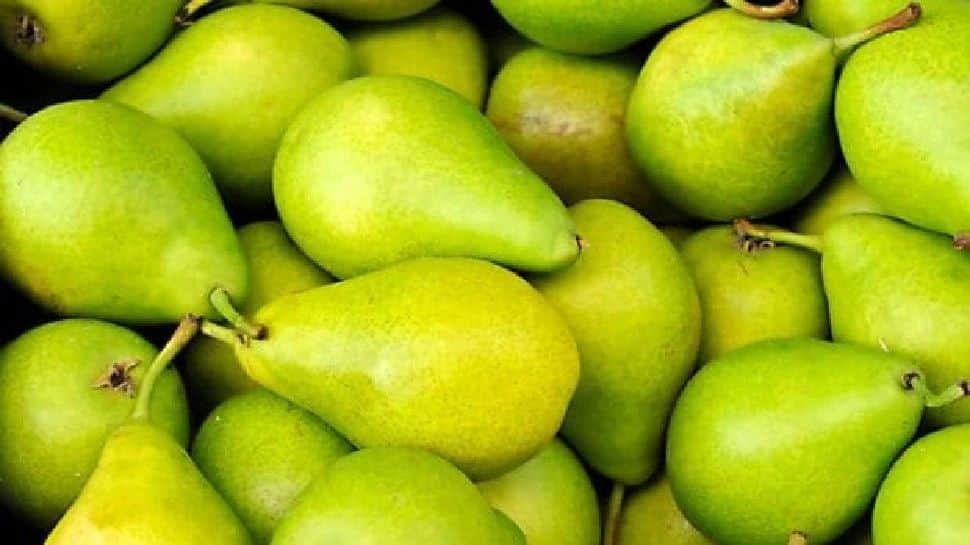 Health Benefits Of Pear which is very helpful in weight loss