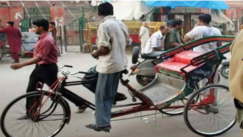 ‘நிலுவையில் உள்ள ₹3 கோடி வரியை உடனே செலுத்தவும்’ : அதிர்ச்சியில் ரிக்‌ஷா ஓட்டுநர்