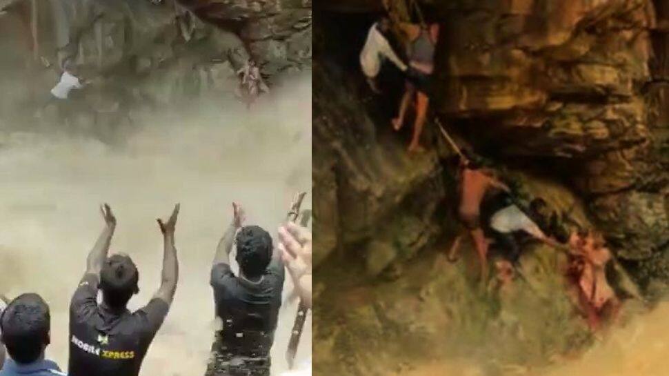 ஆனைவாரி அருவி வெள்ளத்தில் சிக்கிய தாயும் சேயும்: பதபதைக்க வைக்கும் வீடியோ