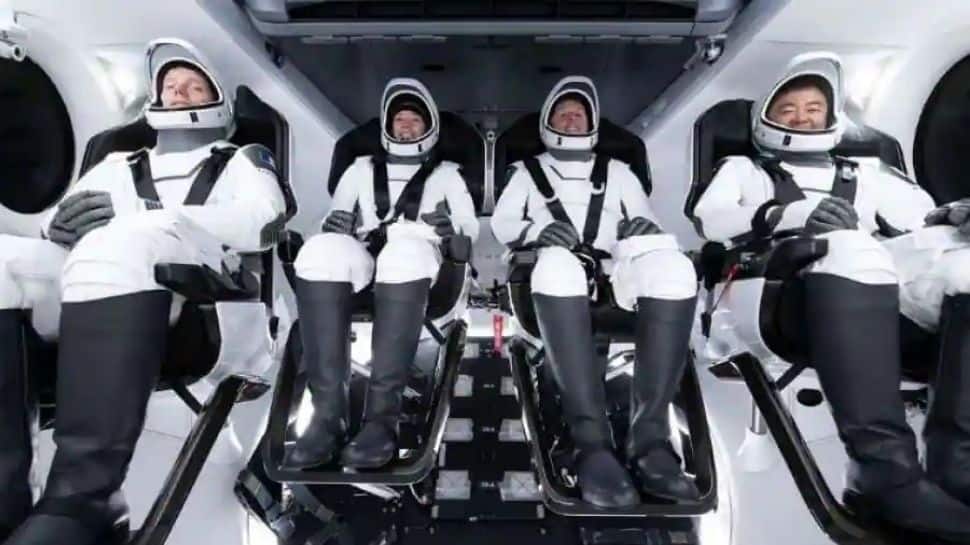 SpaceX விண்கல கழிப்பறையில் கசிவு; டயப்பரை பயன்படுத்திய விண்வெளி வீரர்கள்
