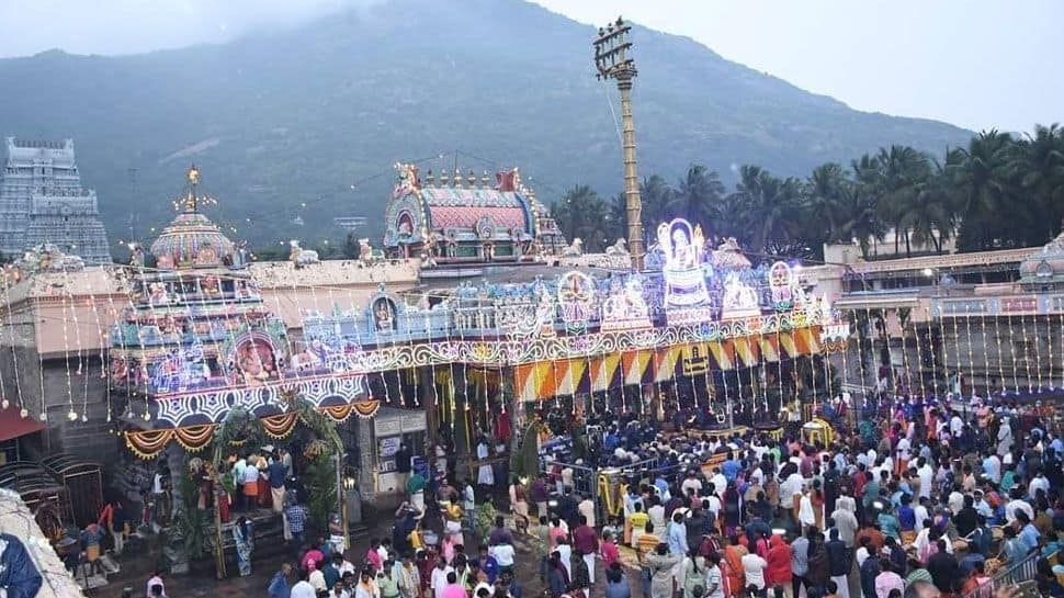 திருவண்ணாமலை: கொடியேற்றத்துடன் தொடங்கியது திருக்கார்த்திகை தீபத்திருவிழா