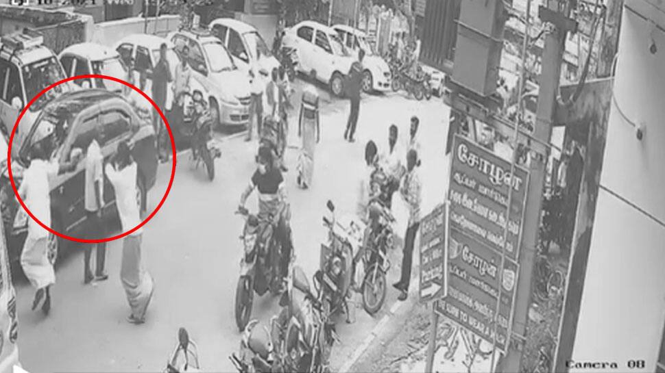 பதைபதைக்க வைக்கும் காட்சி! சி.பி.ஐ. பிரமுகரை வெட்டிக்கொன்ற சம்பவம்!