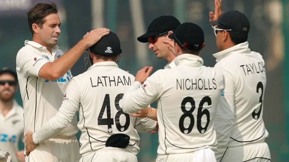 Kanpur Test: நியூசிலாந்து அணி அபாரம் - இந்தியா தடுமாற்றம்