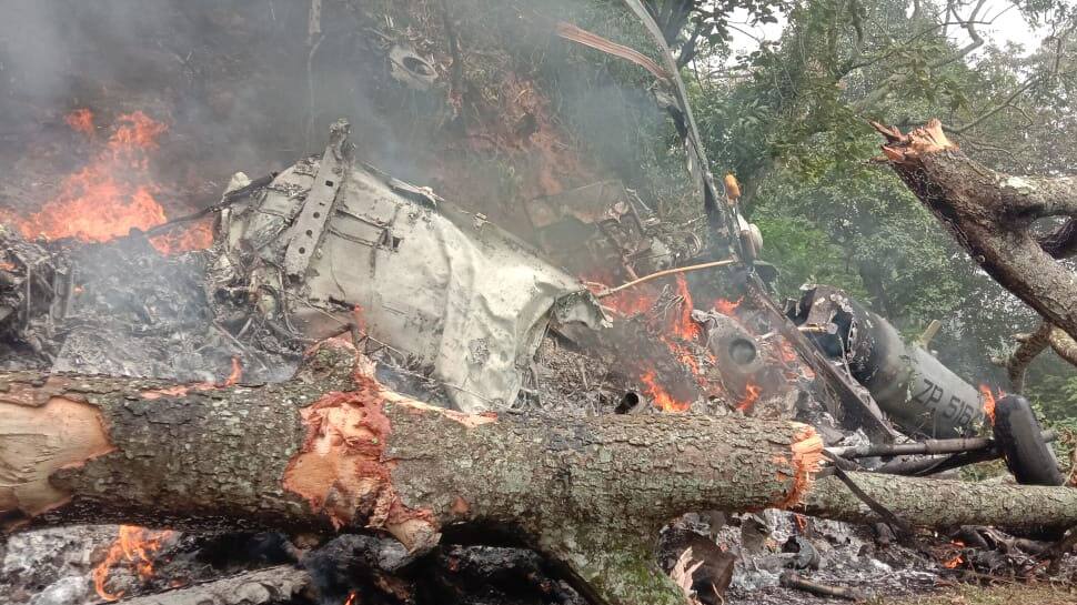 குன்னூர் ராணுவ ஹெலிகாப்டர் விபத்து:  கருப்புப் பெட்டியைத் தேடும் ராணுவத்தினர்