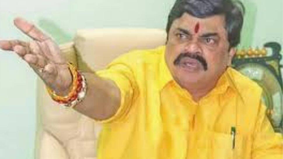 ’பண மோசடி மட்டுமல்ல.. இன்னும் இருக்கு’ ராஜேந்திரபாலாஜி மீது குவியும் புகார்கள்