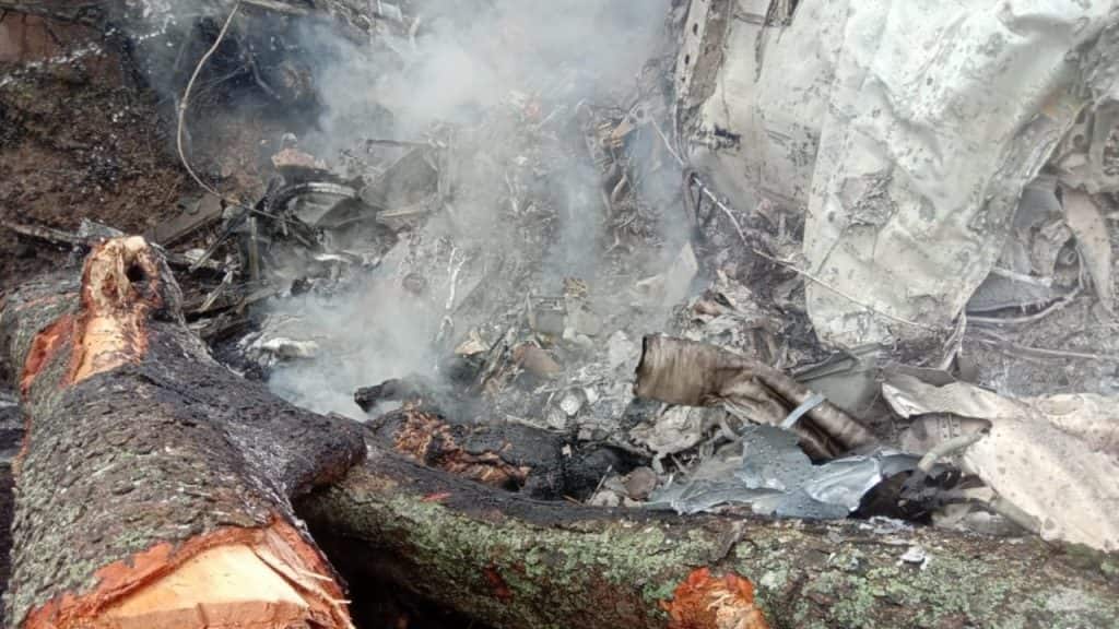 குன்னூரில் விபத்துக்குள்ளான ஹெலிகாப்டரின் உடைந்த பாகங்களை எடுத்து செல்வது எப்படி?