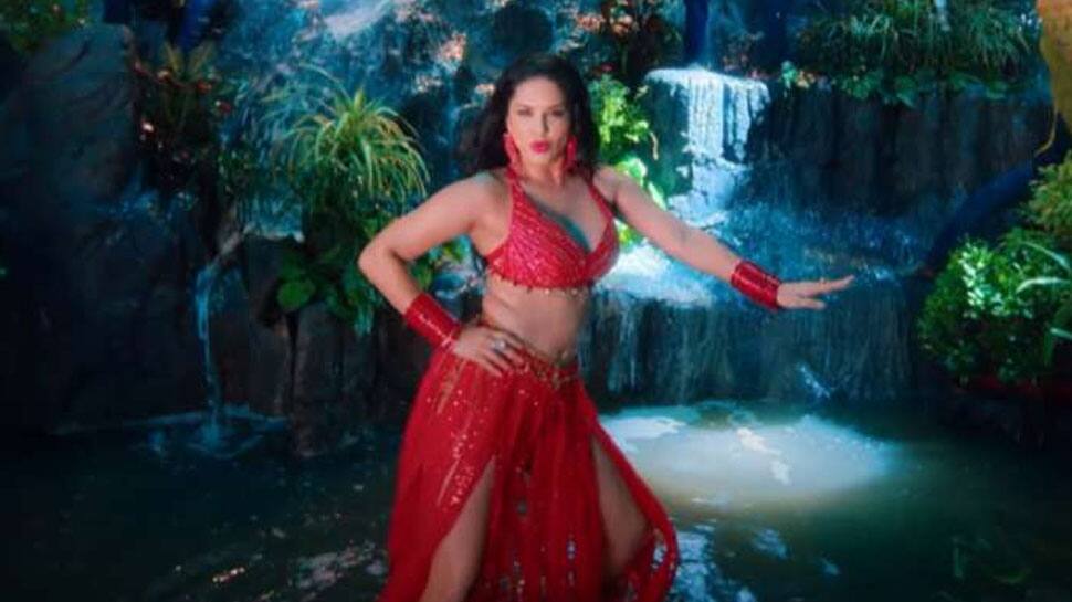 ஆபாச நடனம்; சன்னி லியோனுக்கு MP அமைச்சர் கெடு