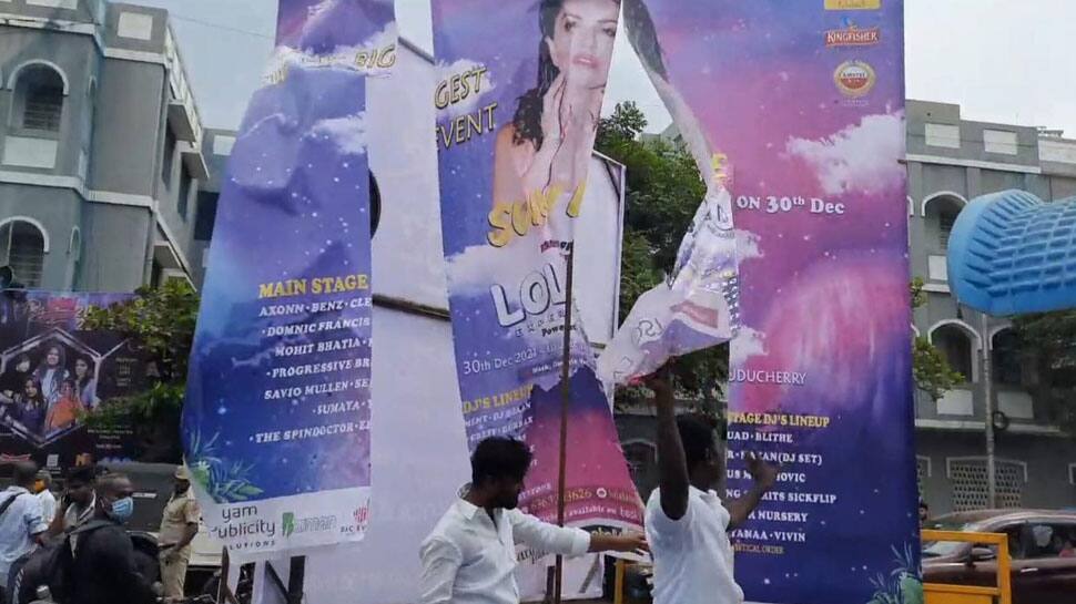 நடிகை சன்னி லியோனின்  கலை நிகழ்ச்சிக்கு எதிர்ப்பு; பேனர், போஸ்டர்கள் கிழிப்பு