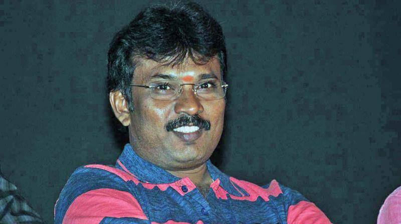 ஆபாச வீடியோ பதிவிடும் பெண்களைக் கைது செய்ய வேண்டும்:இயக்குநர் பேரரசு