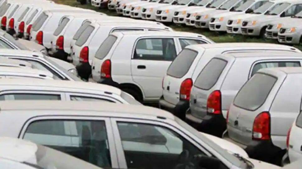 Used Cars: புத்தம் புது கார் போல் இருக்கும் சூப்பர் கார்களை குறைந்த விலையில் வாங்கணுமா?